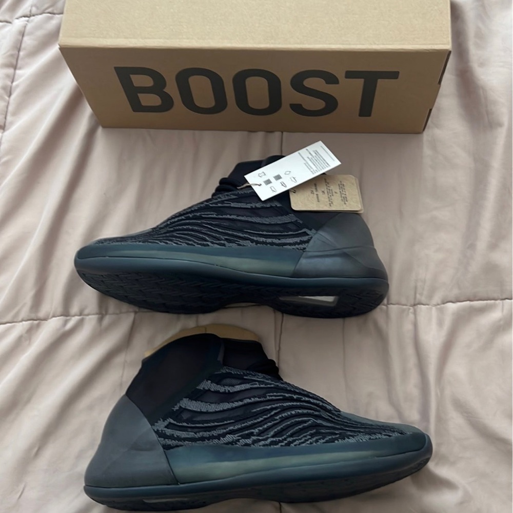 Yeezy Boots ONYX